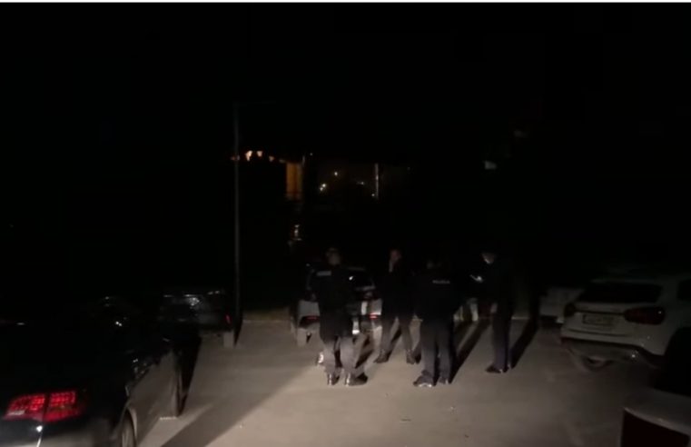 Полиција прекинула скандалозни корона-дернек у Сарајеву, сви присутни су кажњени