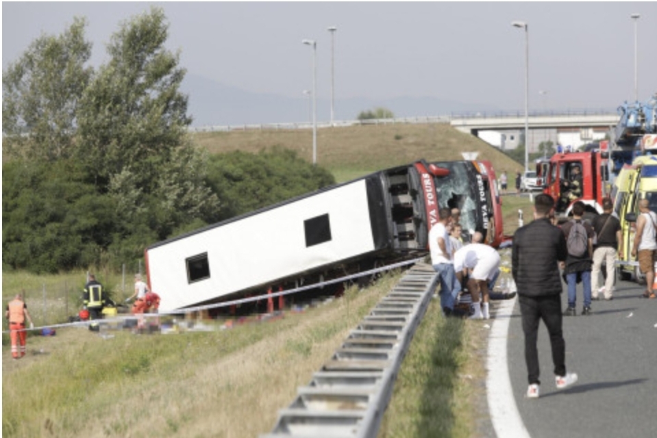 Тешка саобраћајна несрећа у Хрватској: 10 мртвих, преко 30 повређних