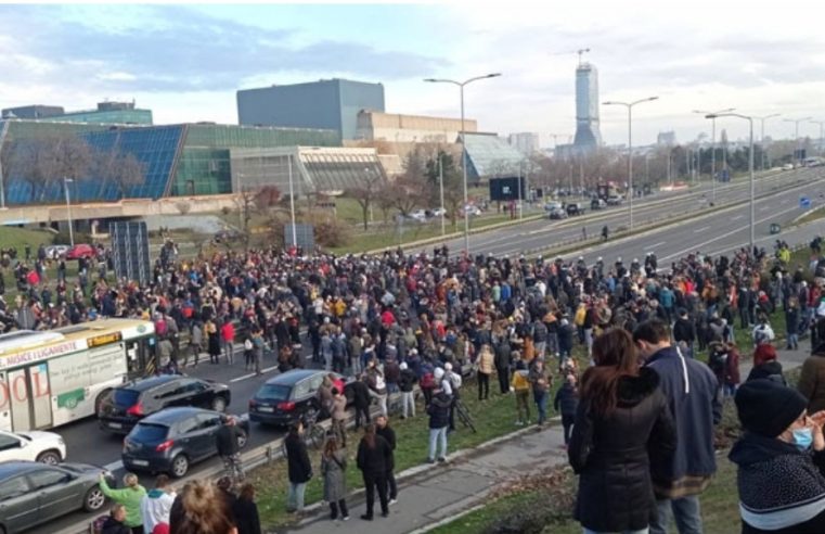 Протести и блокаде путева у Београду и више градова Србије
