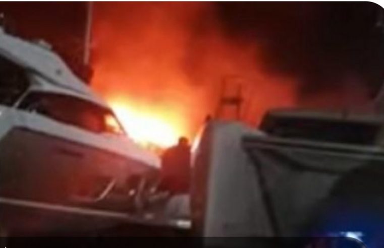 (ВИДЕО) Пожар у марини „Навар“ код Тивта: Ватра захватила двије јахте