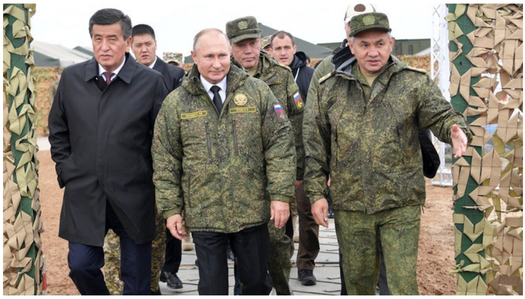Путин упозорава: Ако се неко умијеша у ситуацију у Украјини удар ће бити муњевит!