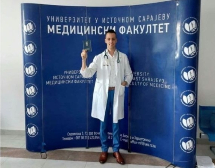 Билећанин Саво Милојевић најмлађи доктор медицинe у Српској