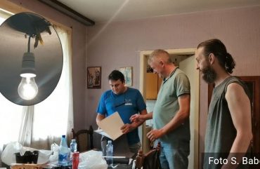 ЗАПЛАКАО САМ КАД СЕ СИЈАЛИЦА УПАЛИЛА: Јунак са Кошара после осам година добио струју у стану у Крушевцу